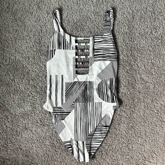 Volcom Out of Line One Piece Swimsuit - Picture 1 of 2